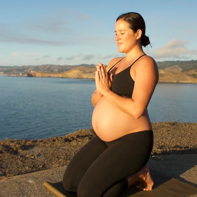 maternity #pregnancy #yoga #beach  Pregnancy yoga, Yoga during pregnancy,  Yoga world